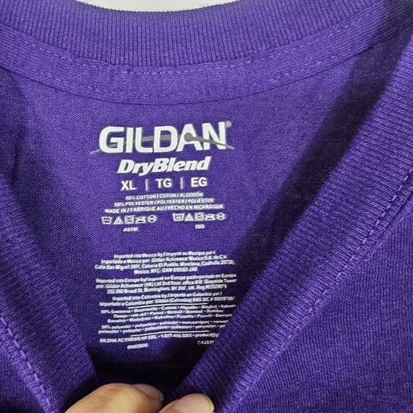 FedEx Connecting the World Purple Gildan Tee Cotton/Polyester Blend NWOT - Picture 3 of 3